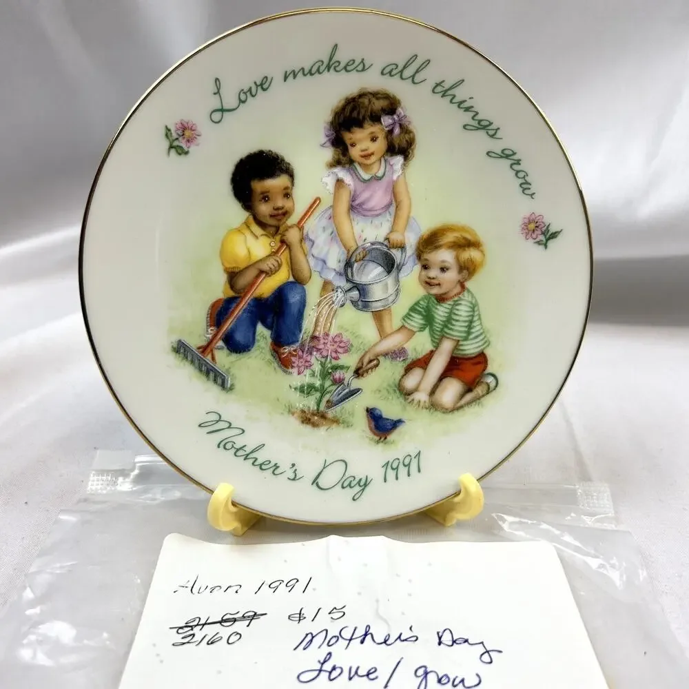 SKU 2160 Vintage 1991 Avon Mother's Day Plate 